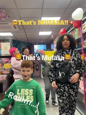 🙌🏽Yes, that’s Mufasahhhh!!🦁 ROARRR…!!! Deze 3 leeuwen hebben hebben onze lekkerste candy’s🍭...
